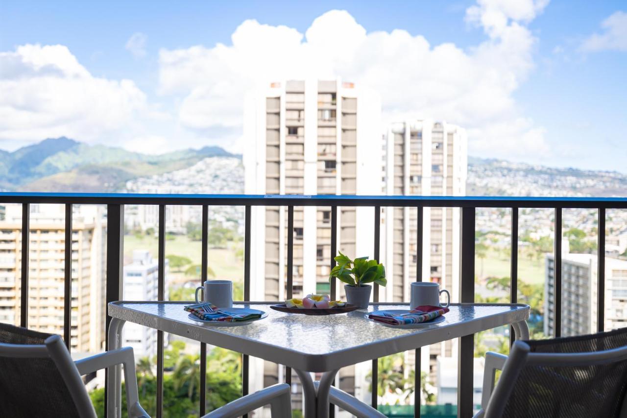 Beautiful Mountain View In Waikiki Sunset With Parking Daire Honolulu Dış mekan fotoğraf