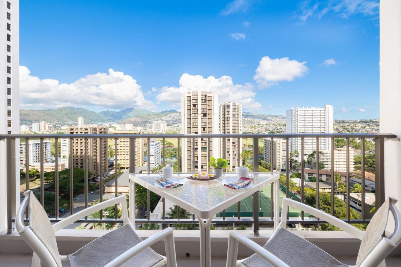 Beautiful Mountain View In Waikiki Sunset With Parking Daire Honolulu Dış mekan fotoğraf